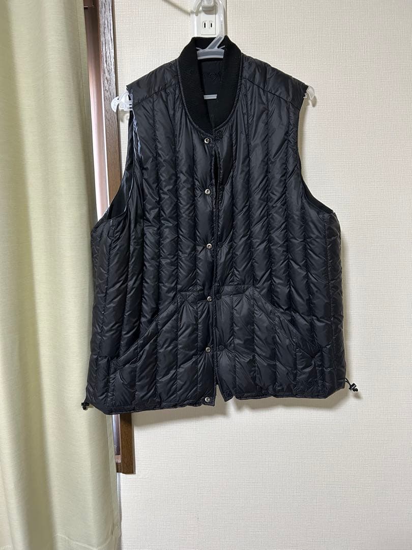ジャケット・アウター TAION/RE Vertical quilt Rvs Down Vest