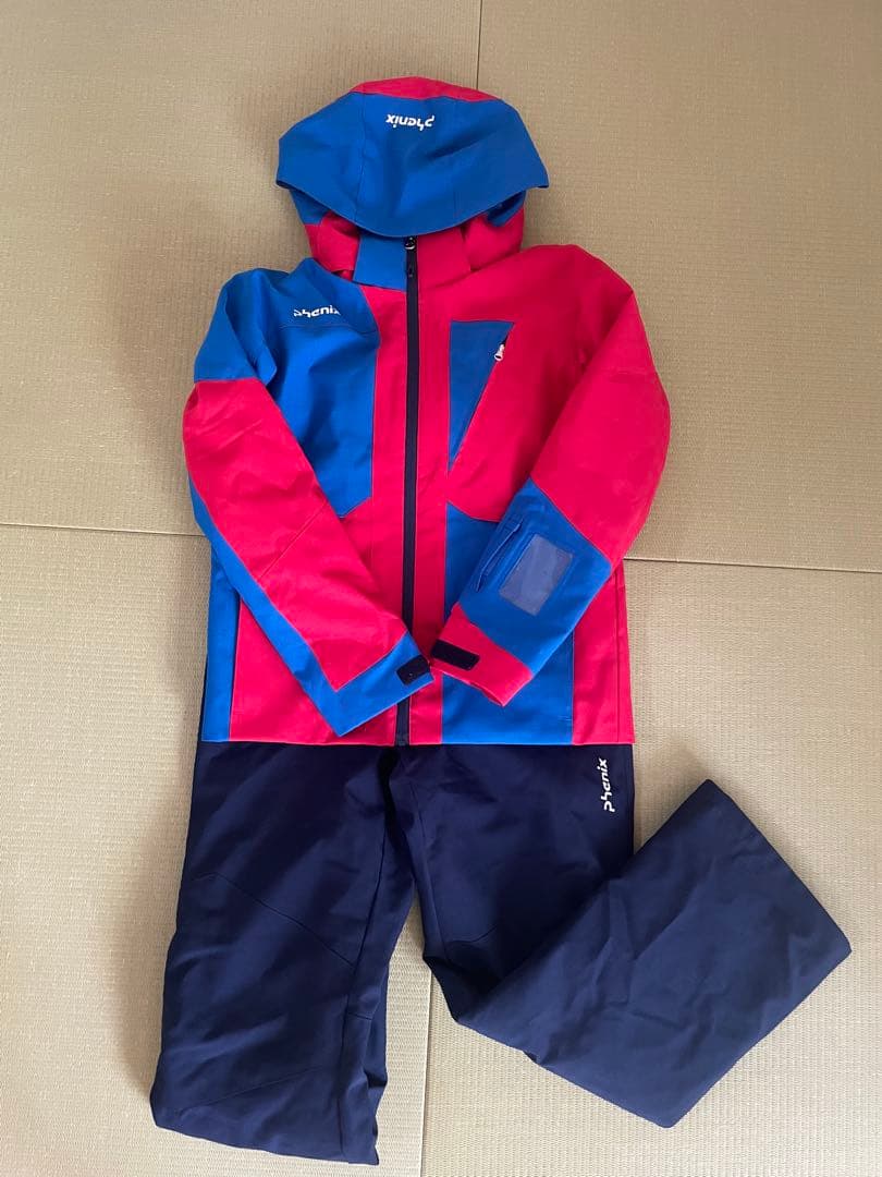 phenix(フェニックス)スキーウェア 子ども用 上着は赤青、パンツは紺色