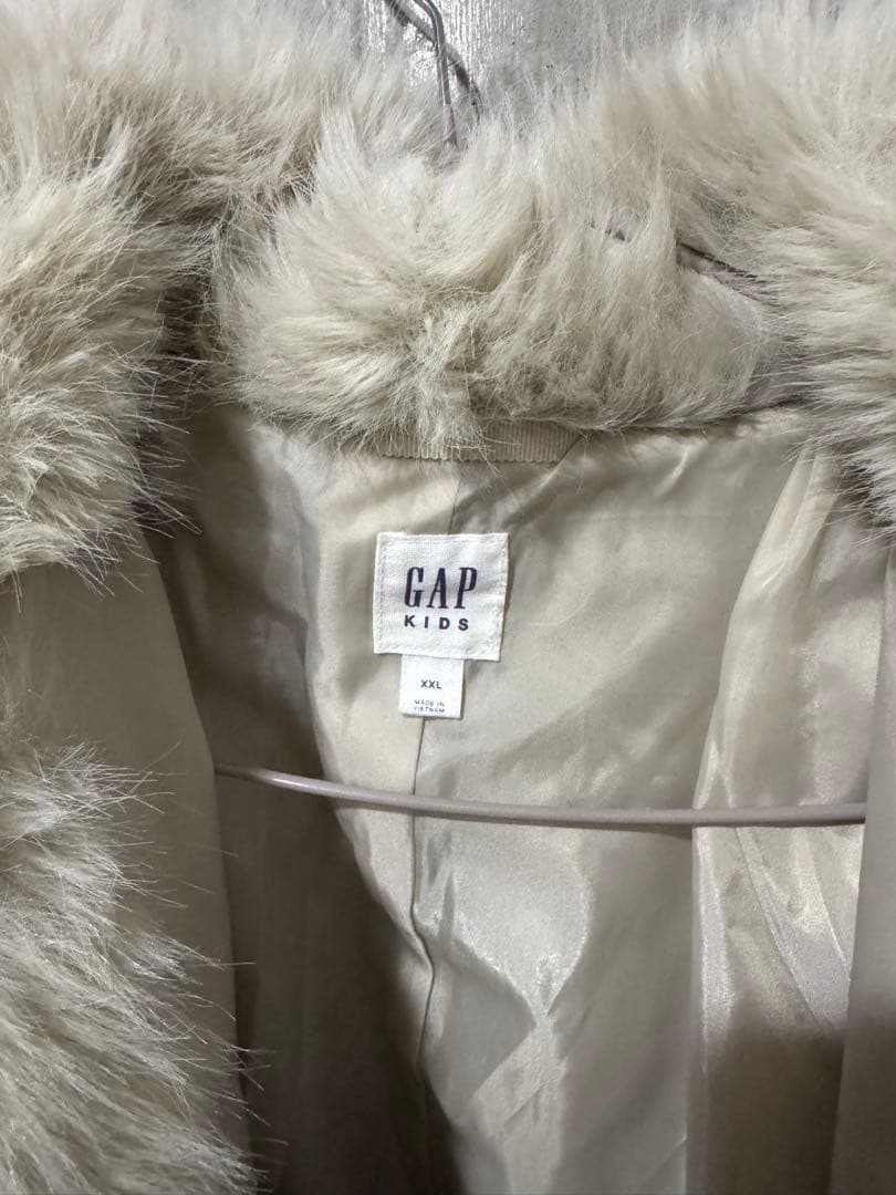 GAP リサイクルフェイクファークロップドコート