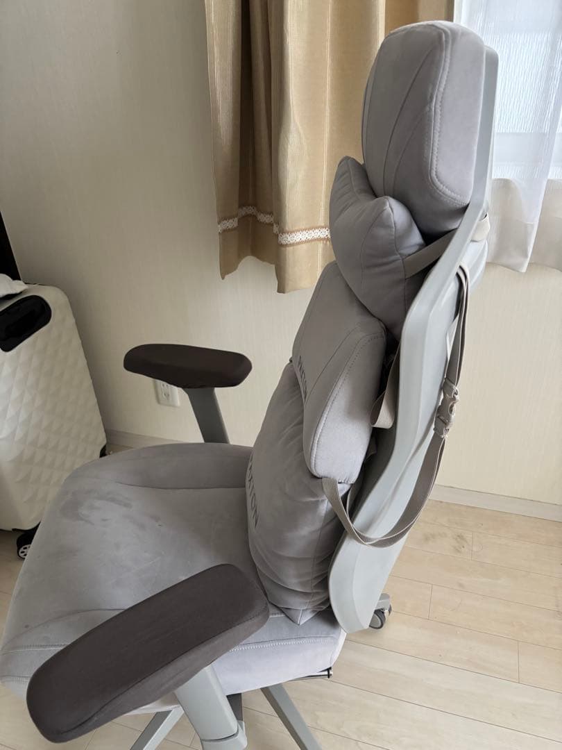 本日値下中！PAXTON エルゴノミックデスクチェア フットレスト付き