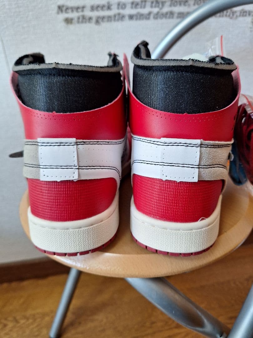 Off-White × Nike Air Jordan 1 chicago