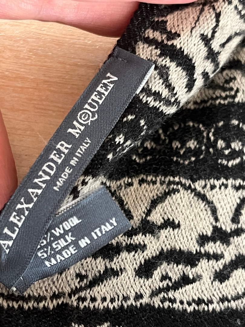 未使用品)ALEXANDER McQUEEN スカルデザイン マフラー