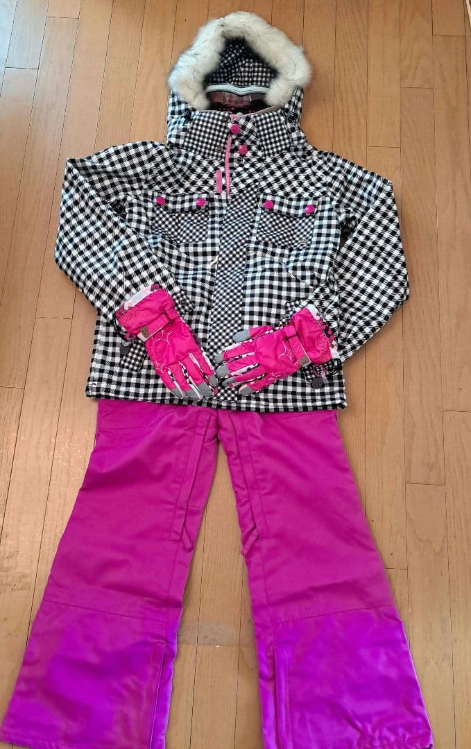 スノボーウェア上下　ゴーグル　手袋　プロテクター付き