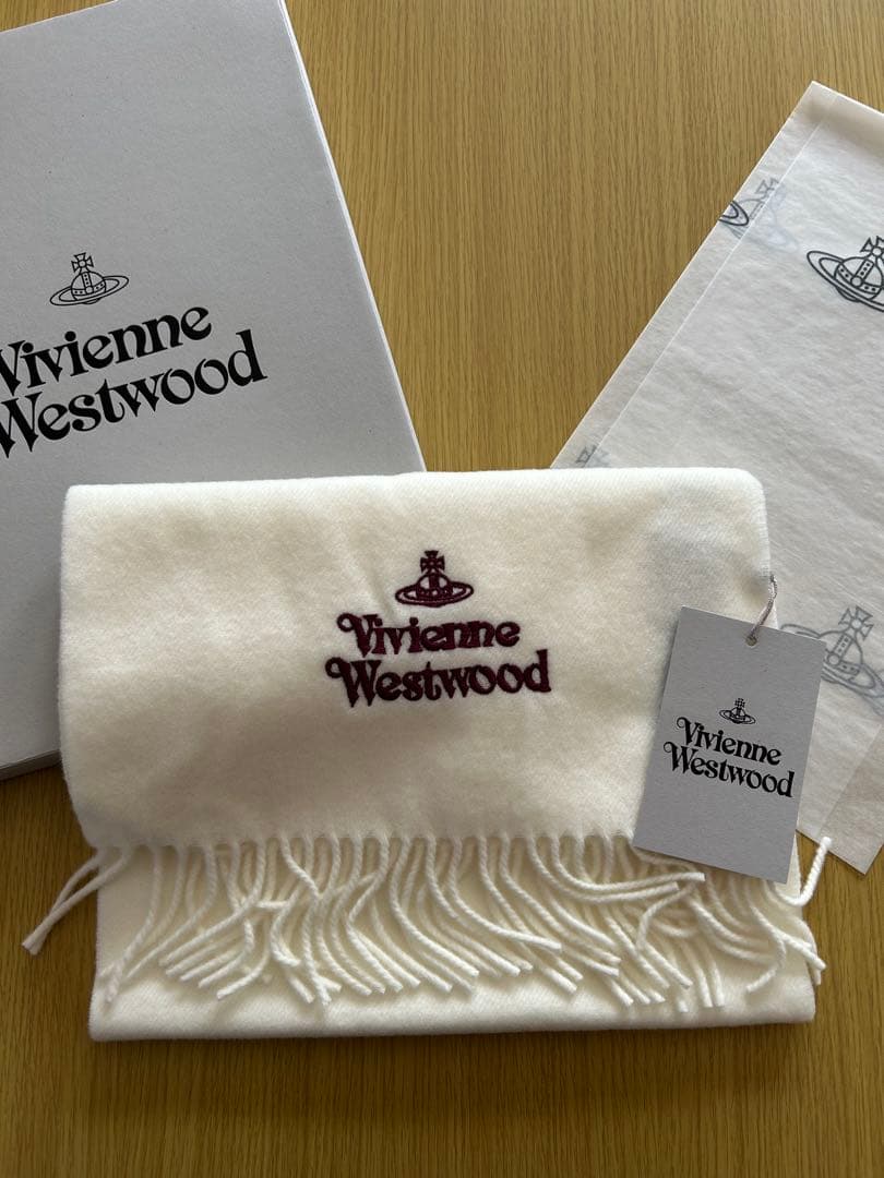 専用　新品未使用　ヴィヴィアンウエストウッド マフラー　ホワイト