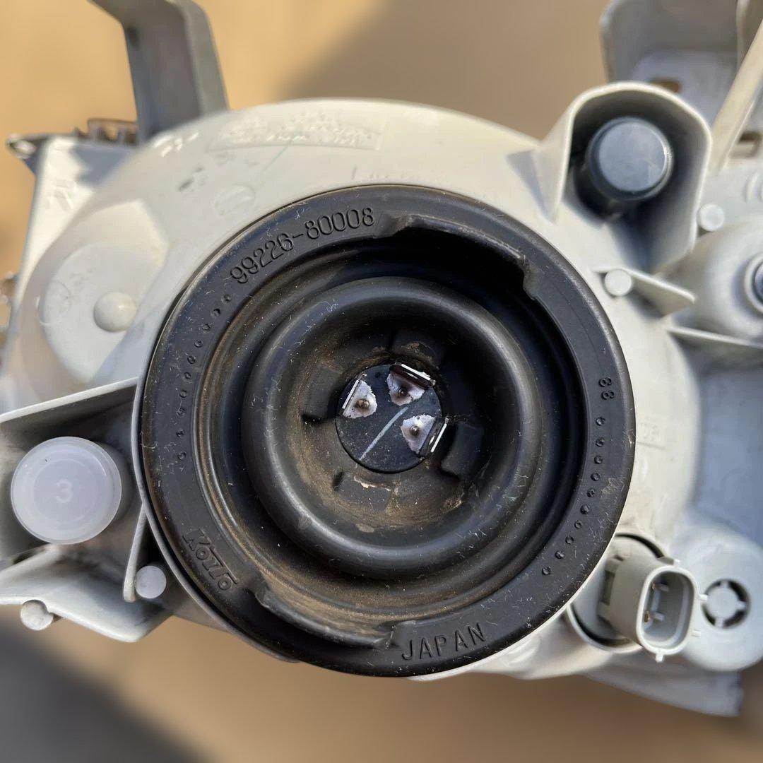 ＢＢ　TOYOTA bb NCP ヘッドライト　フロント　左右セット　電球付き