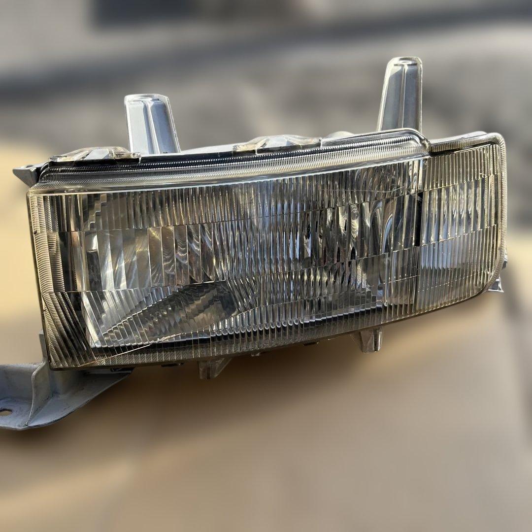 ＢＢ　TOYOTA bb NCP ヘッドライト　フロント　左右セット　電球付き