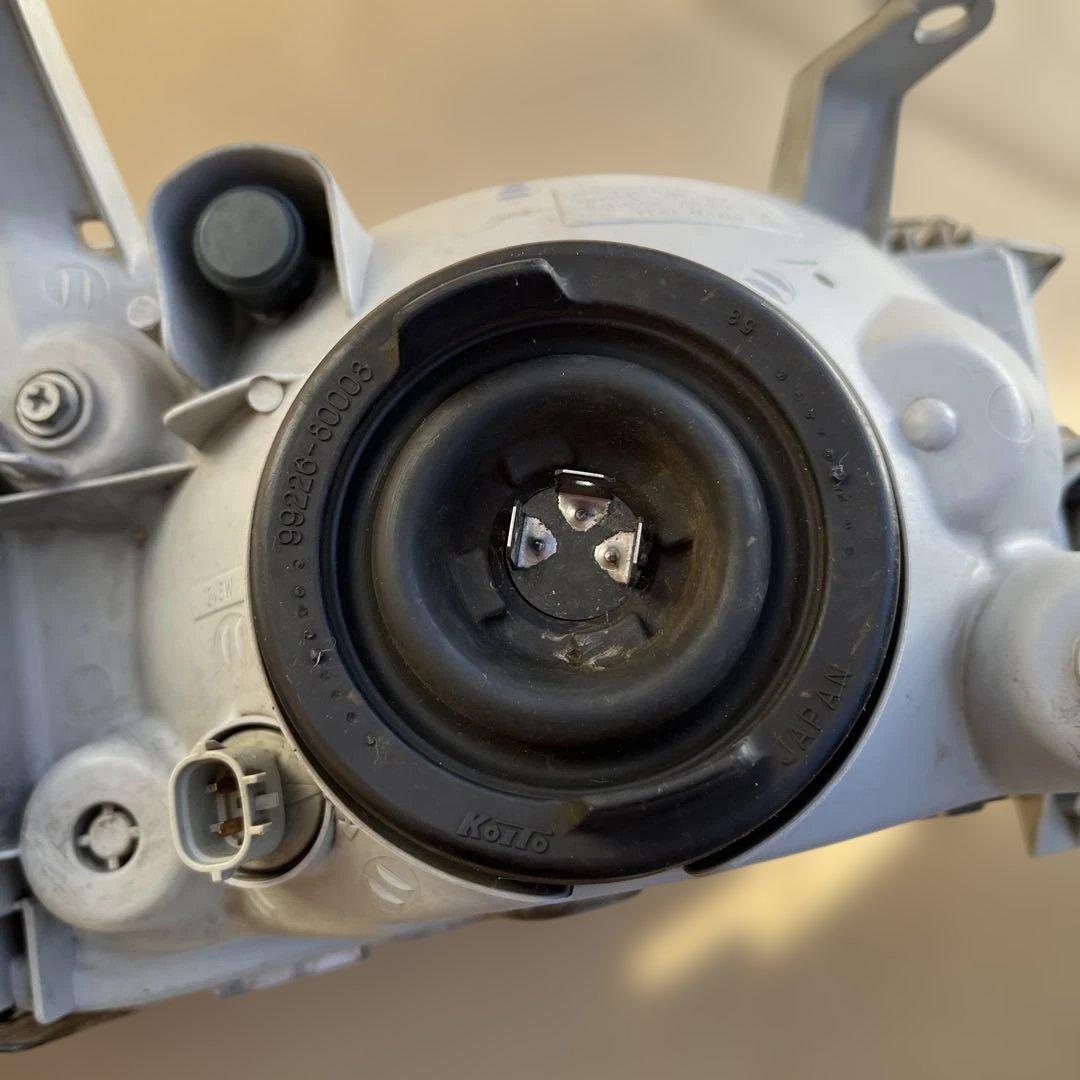 ＢＢ　TOYOTA bb NCP ヘッドライト　フロント　左右セット　電球付き