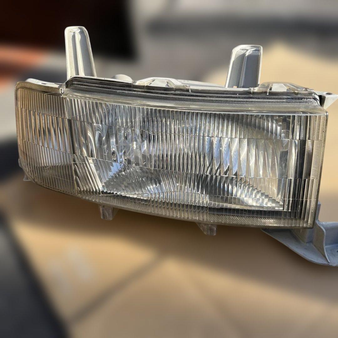 ＢＢ　TOYOTA bb NCP ヘッドライト　フロント　左右セット　電球付き