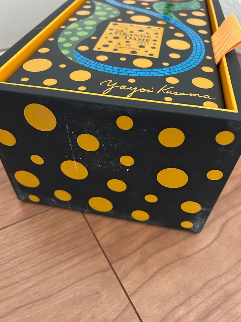 ヴーヴ クリコ 草間彌生コラボ La Grande Dame シャンパン