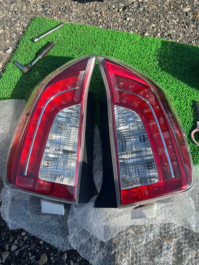 30プリウス テールランプ レッド/クリア 2個セット 全灯化 US風