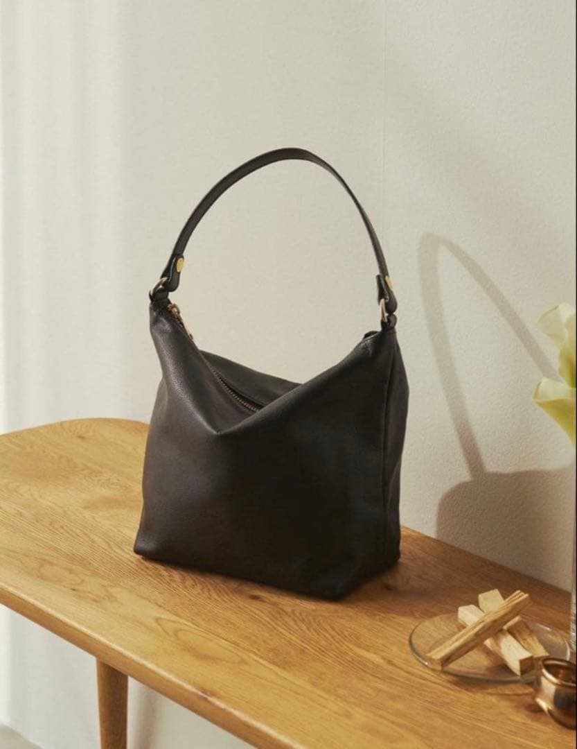 russet ラシット ソフトレザーシンプルショルダーバッグ 黒