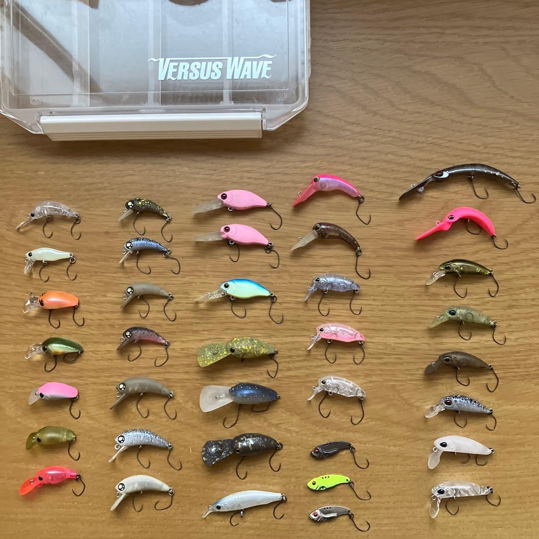 VERSUS WAVEケースとクランクベイト他　管釣りルアー 37個セット