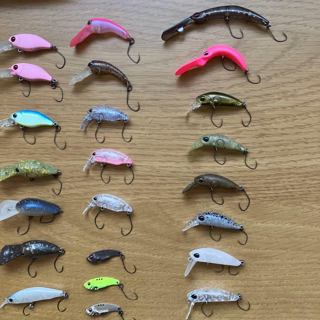 VERSUS WAVEケースとクランクベイト他　管釣りルアー 37個セット