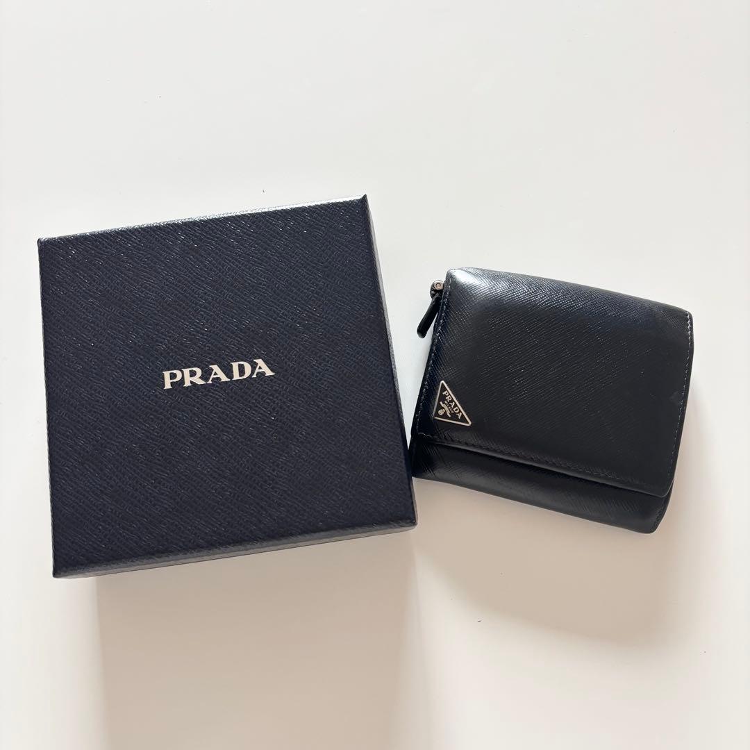 PRADA 二つ折り財布 コンパクトウォレット サフィアーノトライアングル 黒