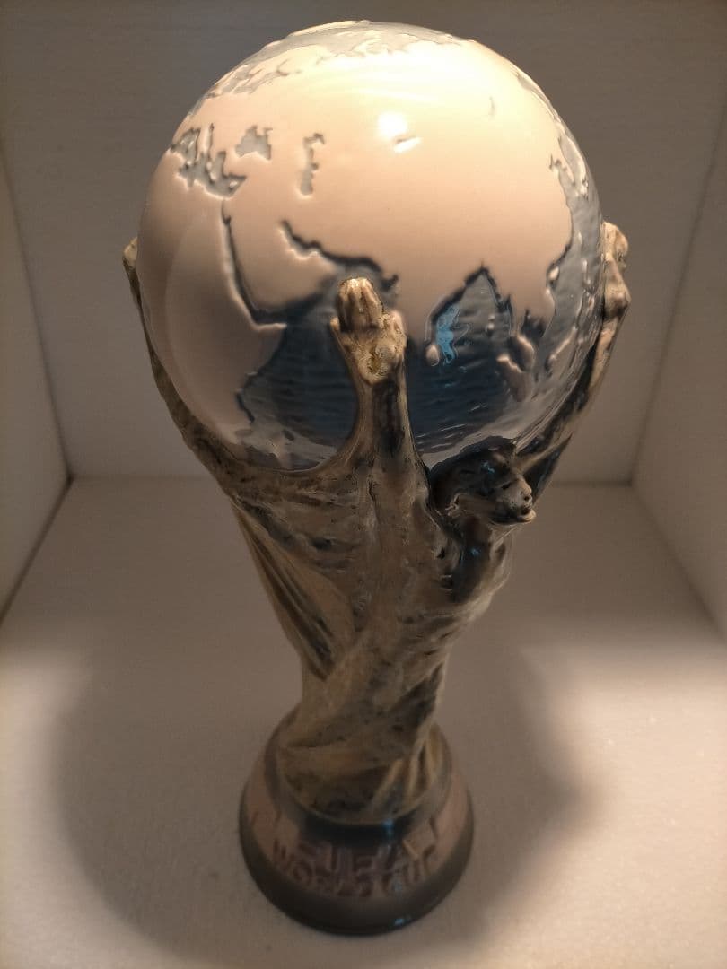 リヤドロ lladro FIFA ワールドカップ トロフィー 原寸大　サッカー