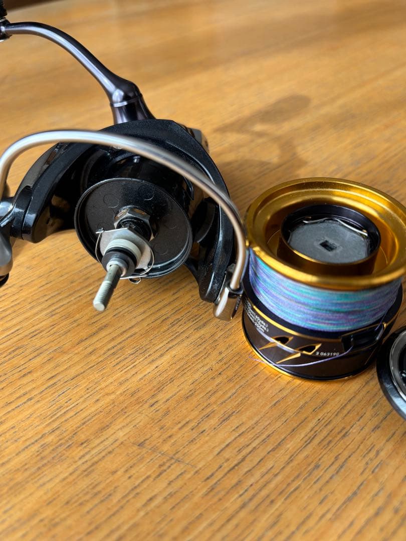 DAIWA CALDIA 3000-CXH スピニングリール　中古