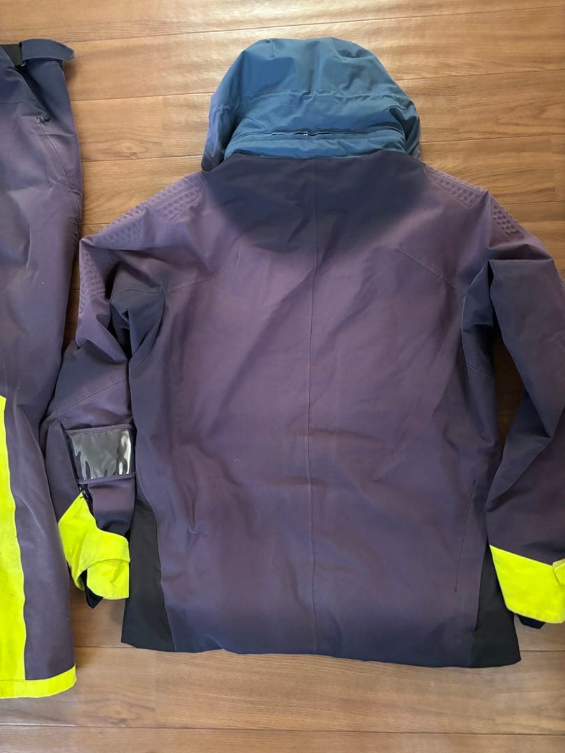 デサント DESCENTE スキーウェア 上下セット 中古　サイズXO/O