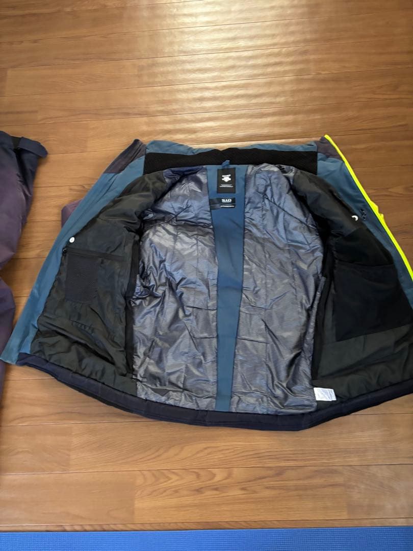 デサント DESCENTE スキーウェア 上下セット 中古　サイズXO/O