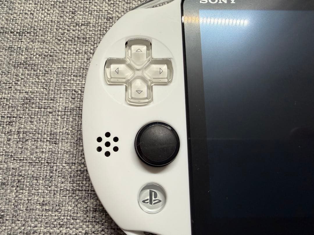 PSVita PCH-2000 グレイシャー・ホワイト