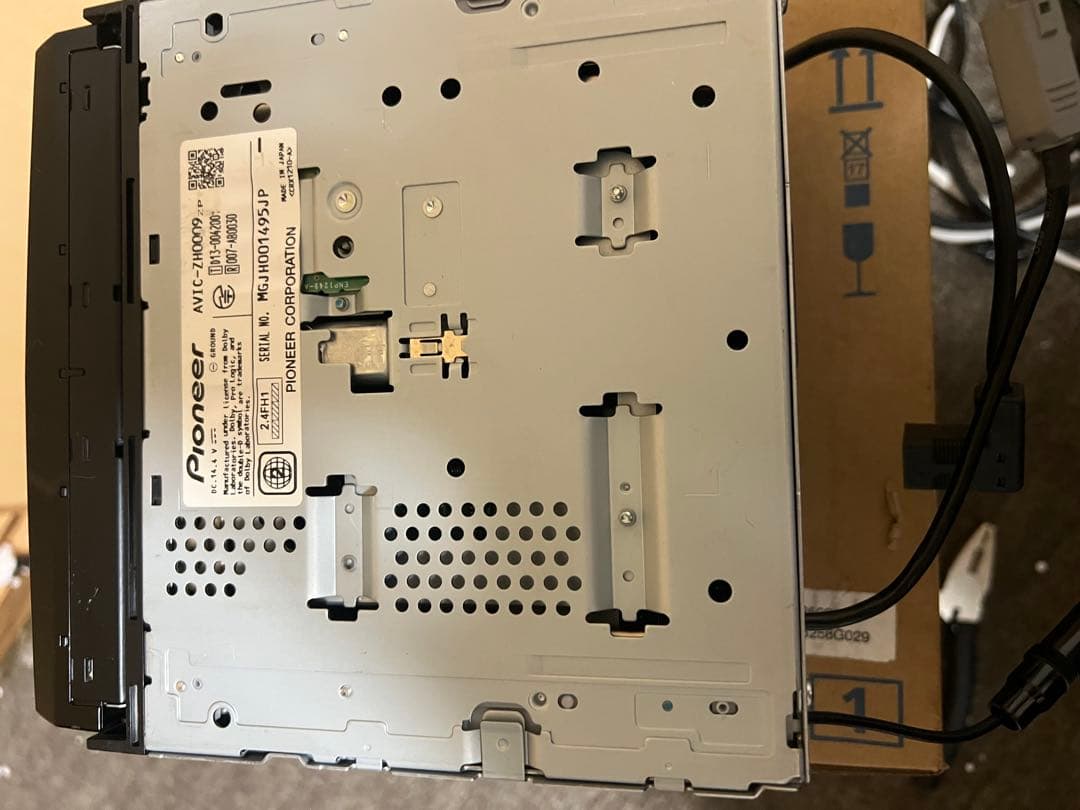 Pioneer carrozzeria カーナビ AVIC-zh0009