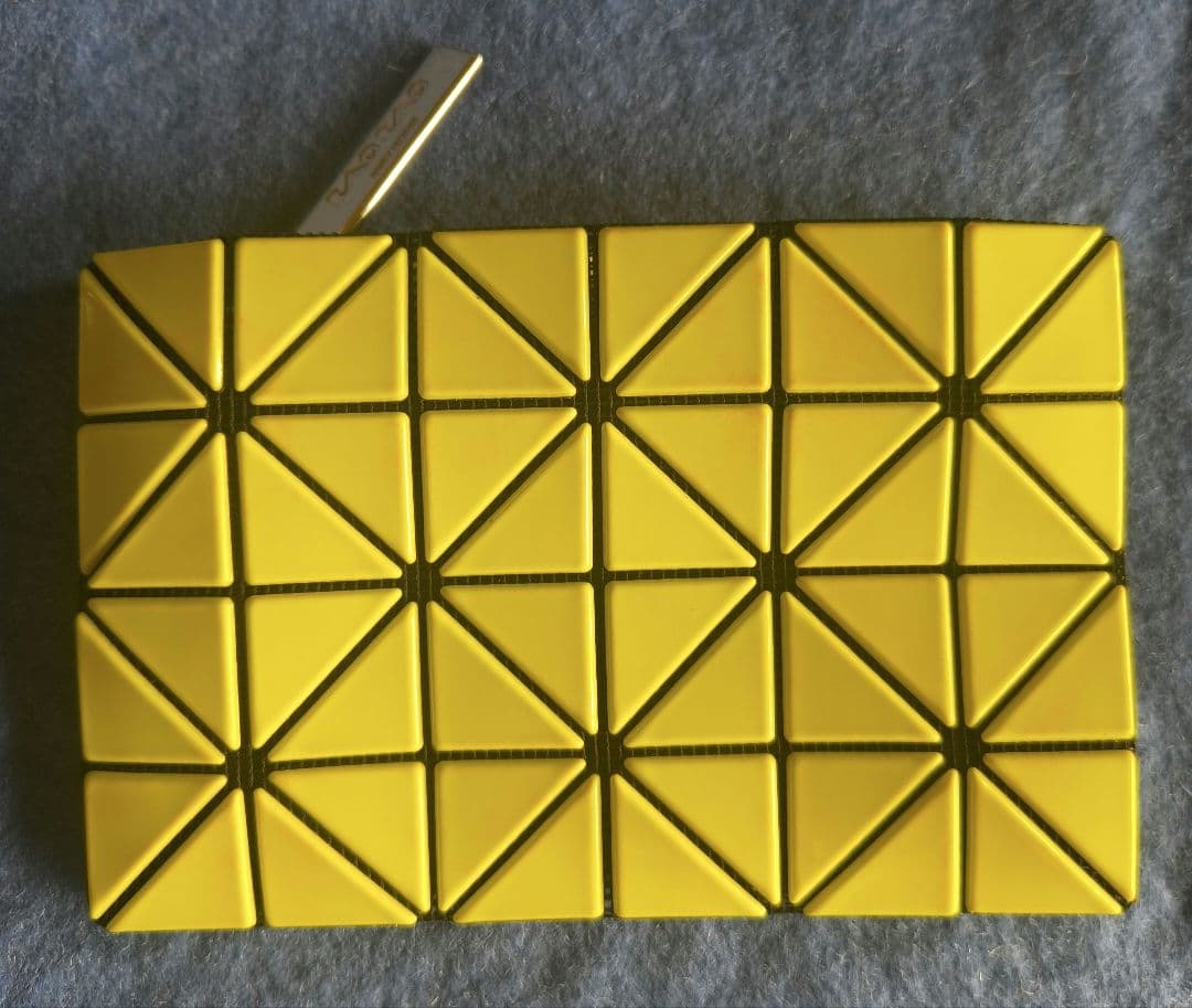 BAOBAO ミニ　ケース　ネオンイエロー