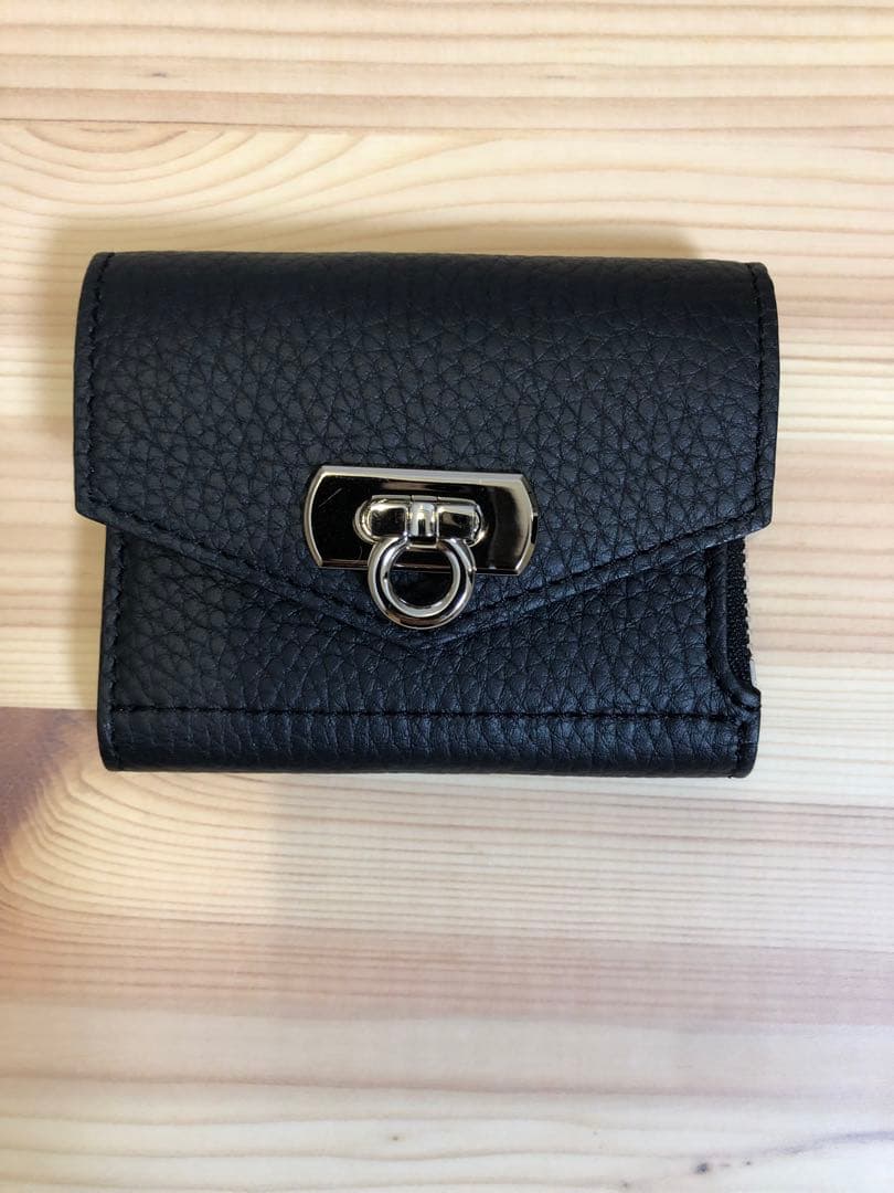 未使用レザーアトリエフィロソフィ三つ折り牛革財布ブラック