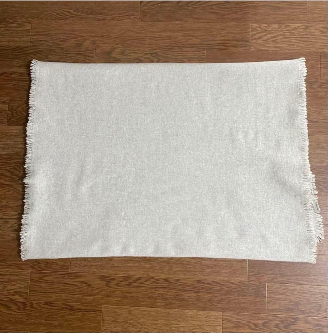 アソースメレ/ホワイトグレー/ウルトラファインラムミニバスケットストール