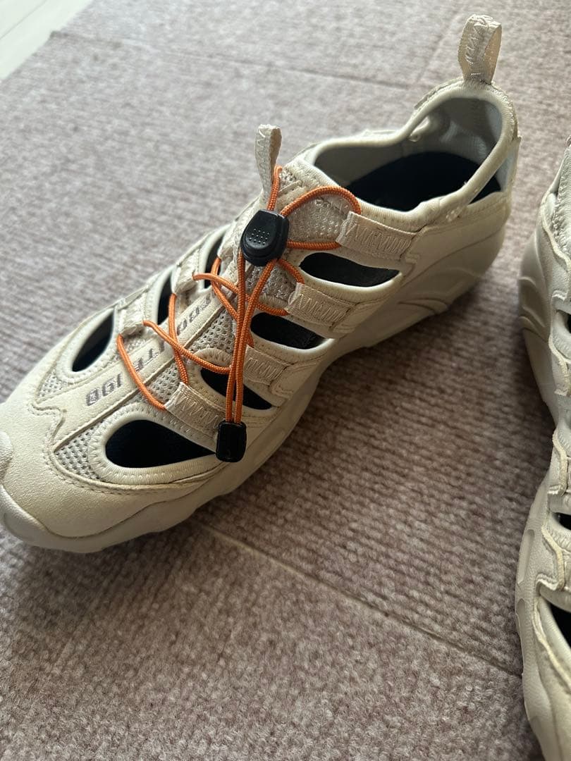 INOV-8 アクティブシューズ ベージュ