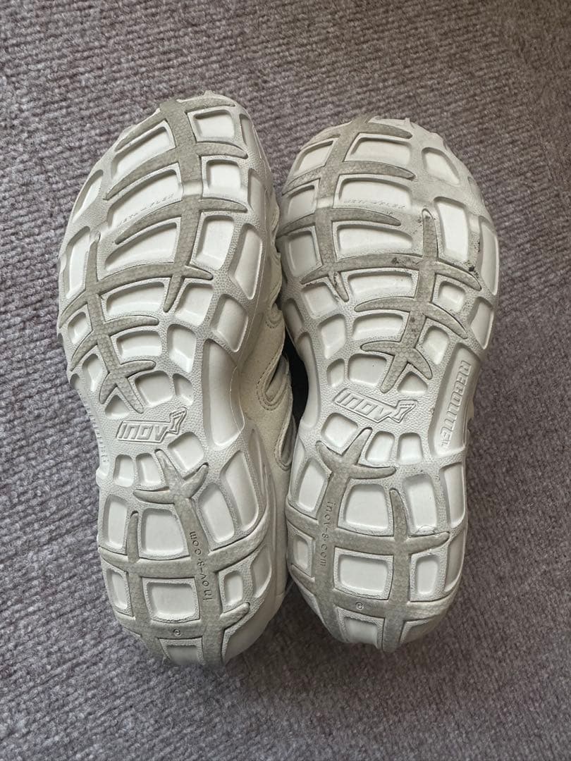 INOV-8 アクティブシューズ ベージュ