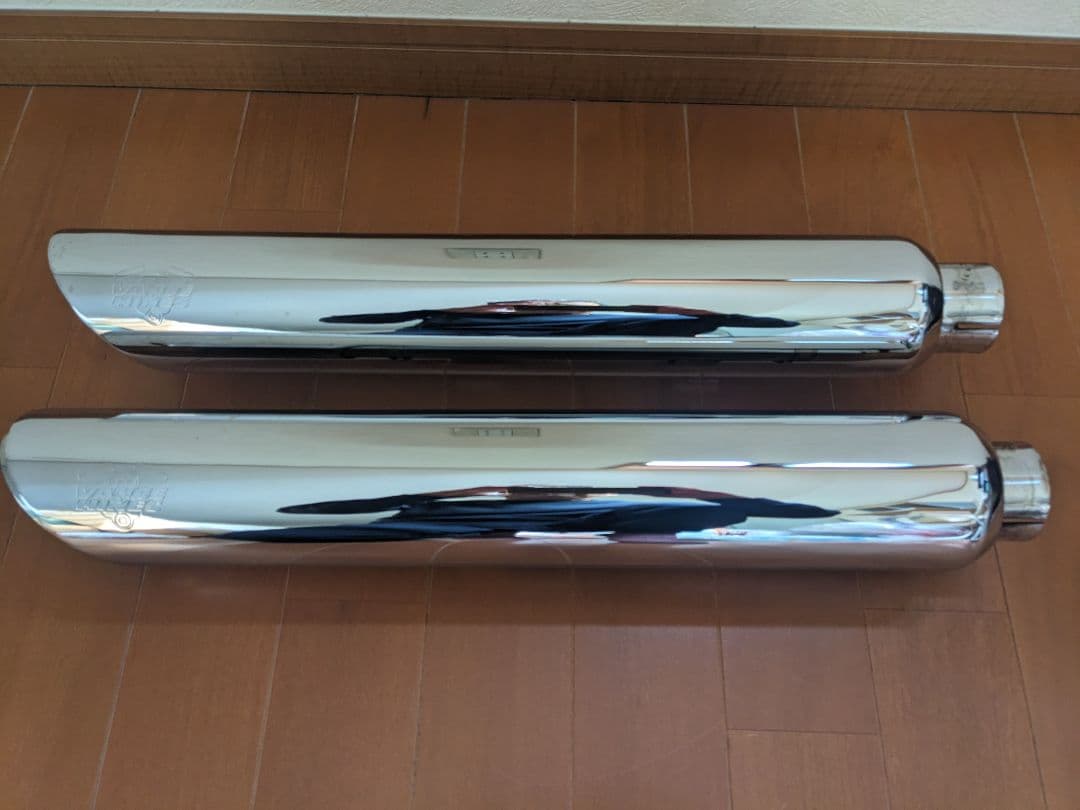 VANCE & HINES デュアルエキゾーストマフラー