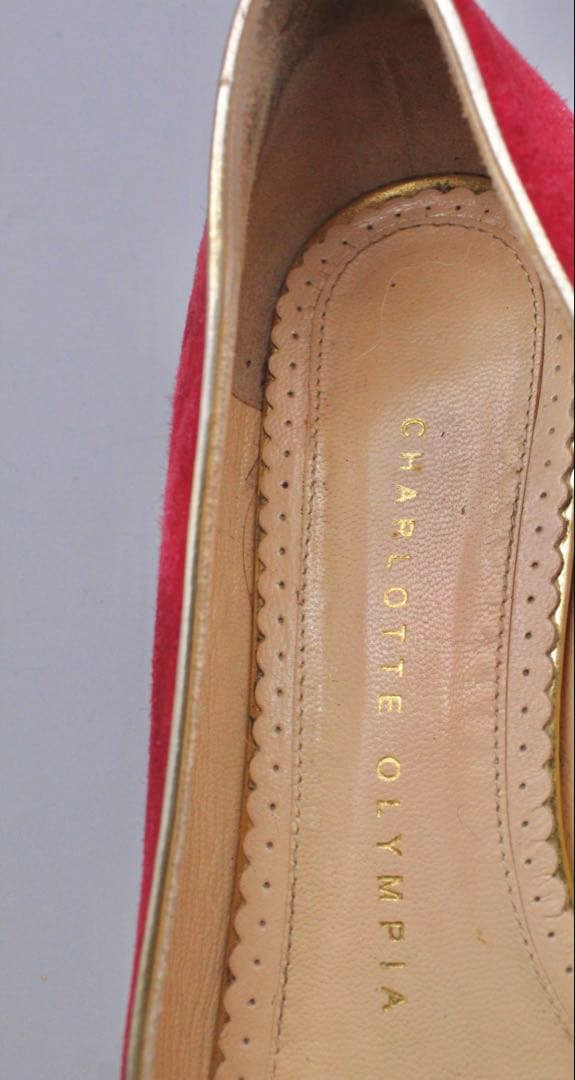 「CHARLOTTE OLYMPIA」　牛モチーフ　スエード　フラットシューズ