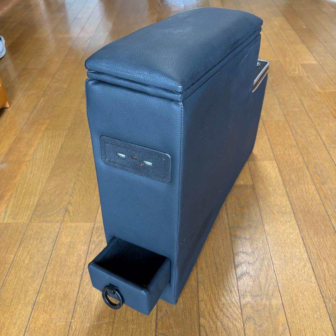 シエンタ アームレスト／コンソールボックス