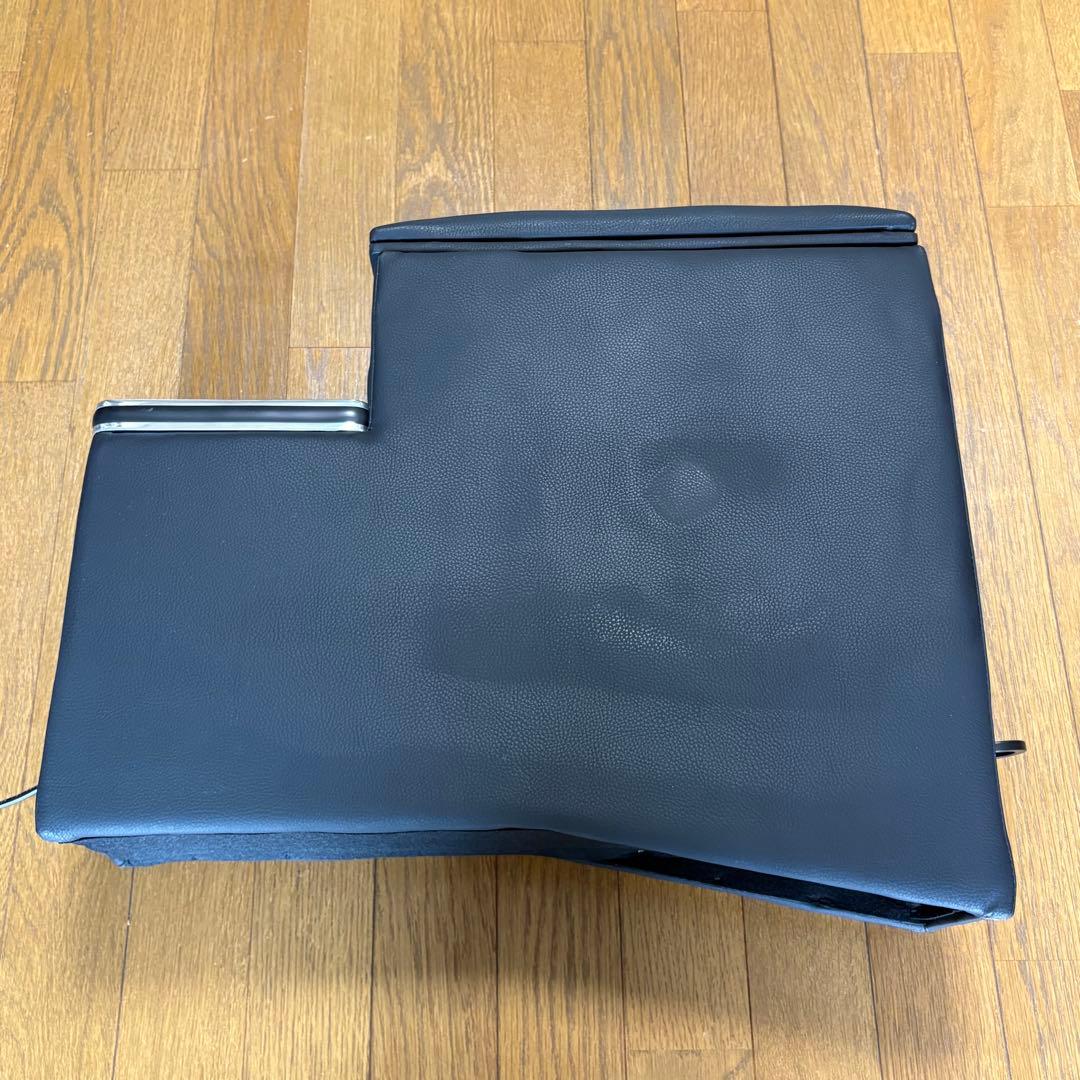 シエンタ アームレスト／コンソールボックス