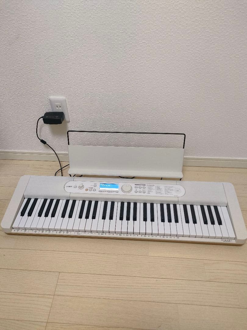 カシオ　電子キーボード　LK-526 2022年製