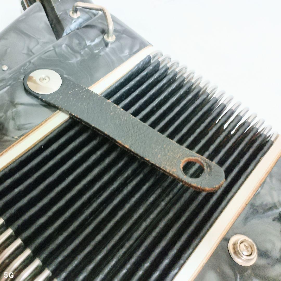 TOMBO　No.181　30鍵 18ベース　アコーディオン　レトロシルバー