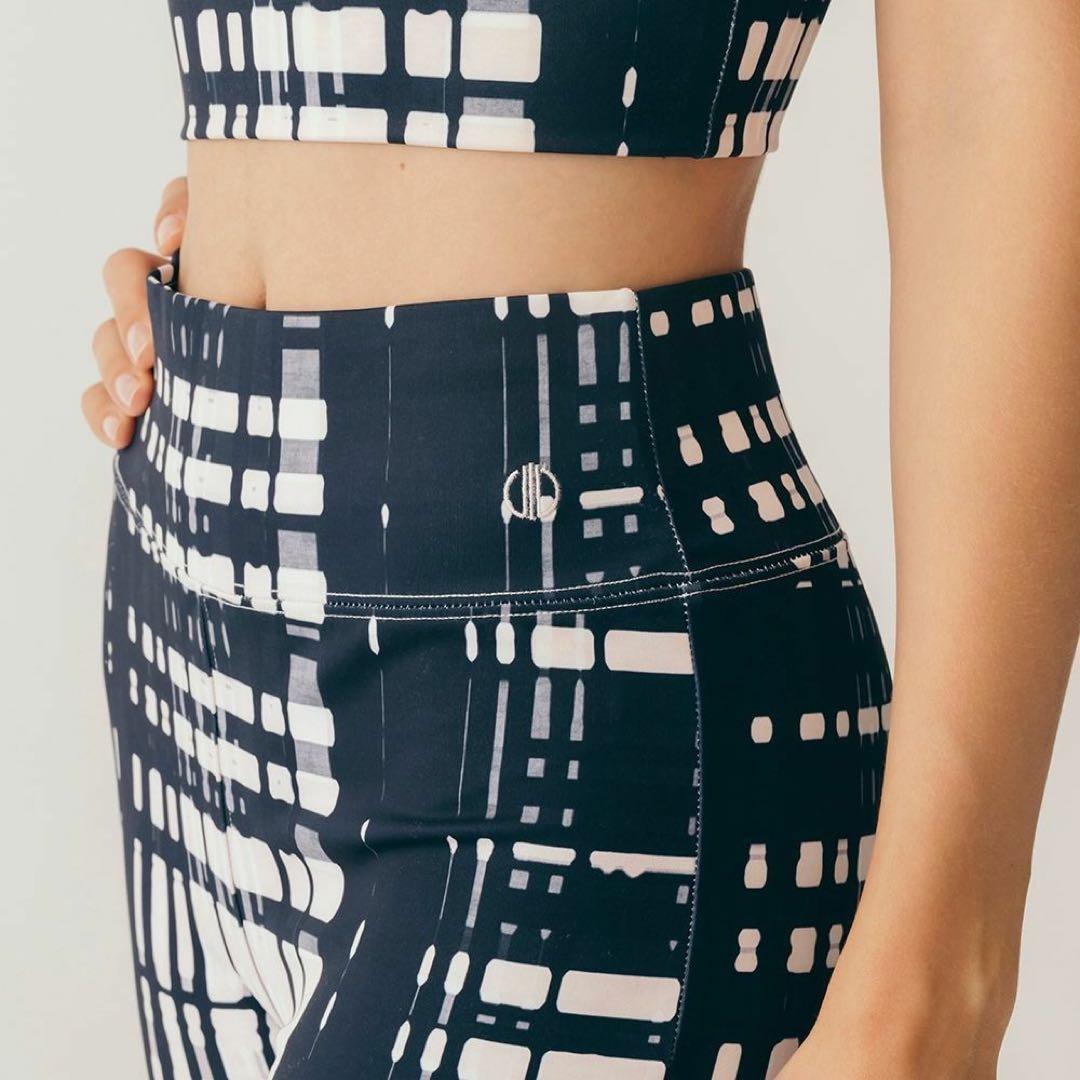 【LITHEE（リジー）】チェックプリントレギンス　M-L