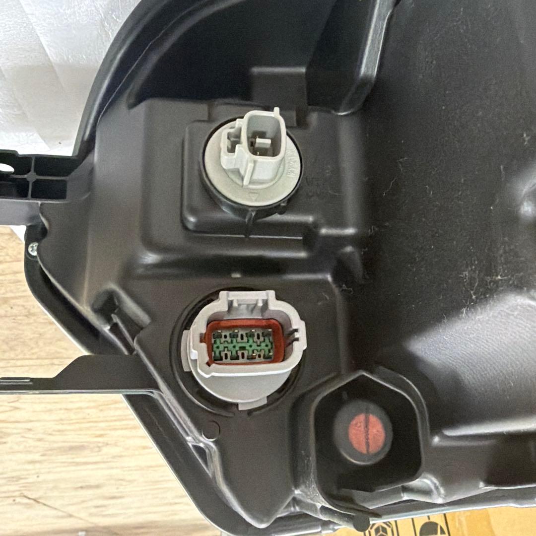 右側用ヘッドライト クリア プラスチック製