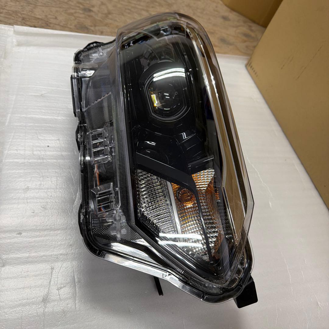 右側用ヘッドライト クリア プラスチック製