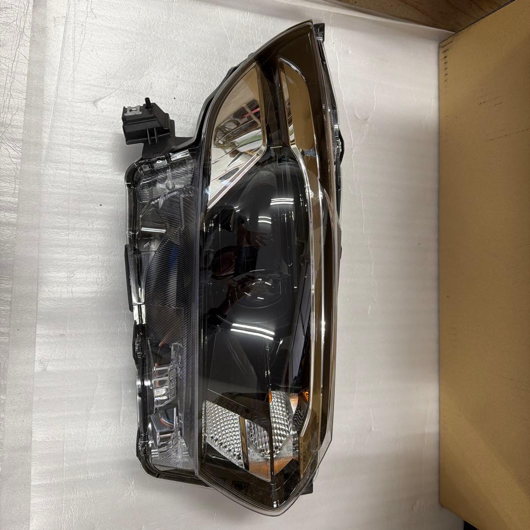 右側用ヘッドライト クリア プラスチック製