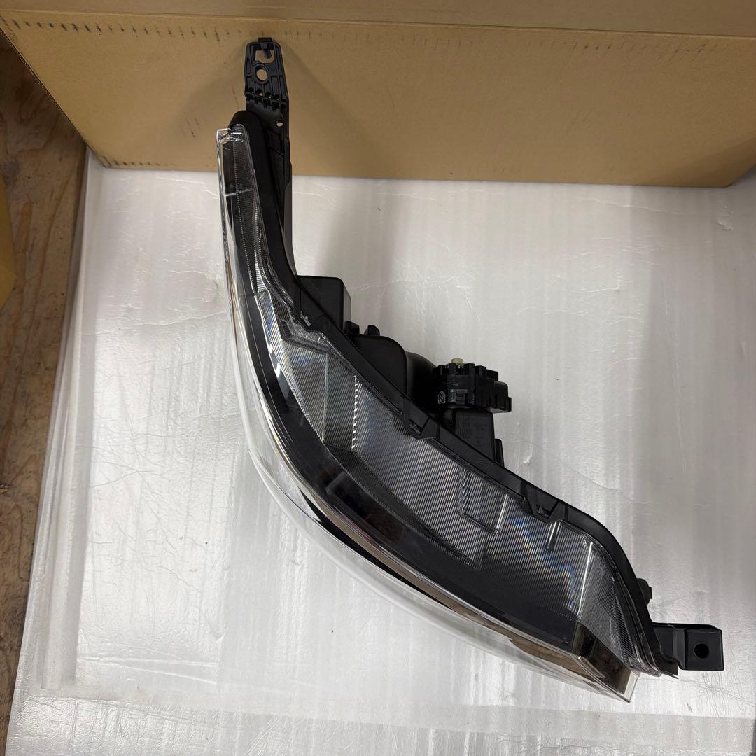 右側用ヘッドライト クリア プラスチック製