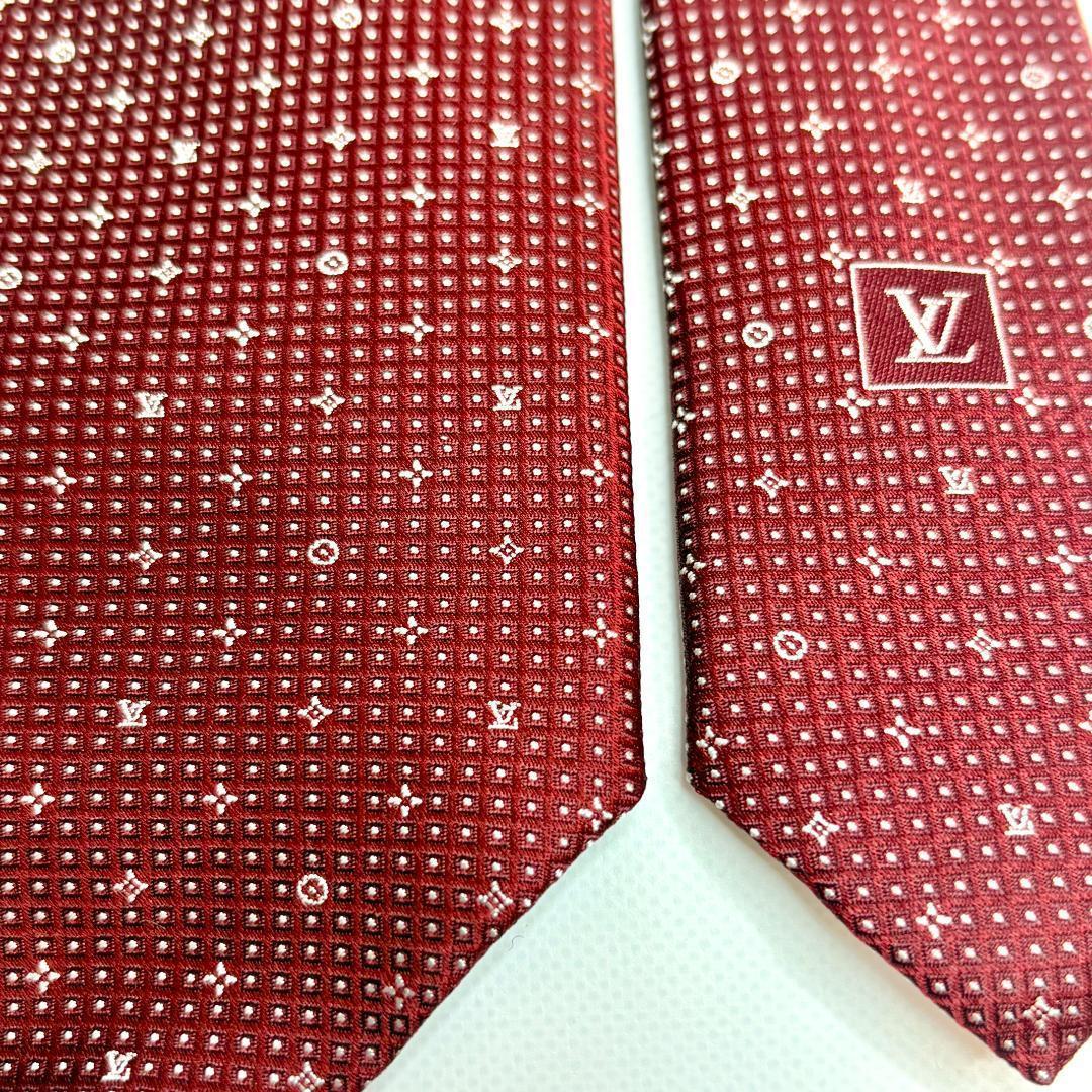 新品未使用　箱付き　LOUIS VUITTON バーガンディ 星柄 ネクタイ
