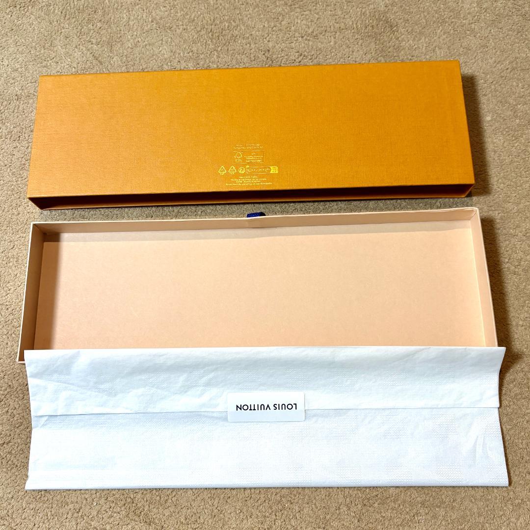 新品未使用　箱付き　LOUIS VUITTON バーガンディ 星柄 ネクタイ