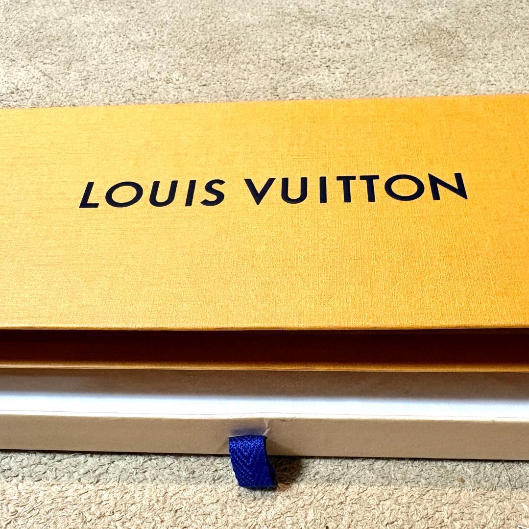 新品未使用　箱付き　LOUIS VUITTON バーガンディ 星柄 ネクタイ