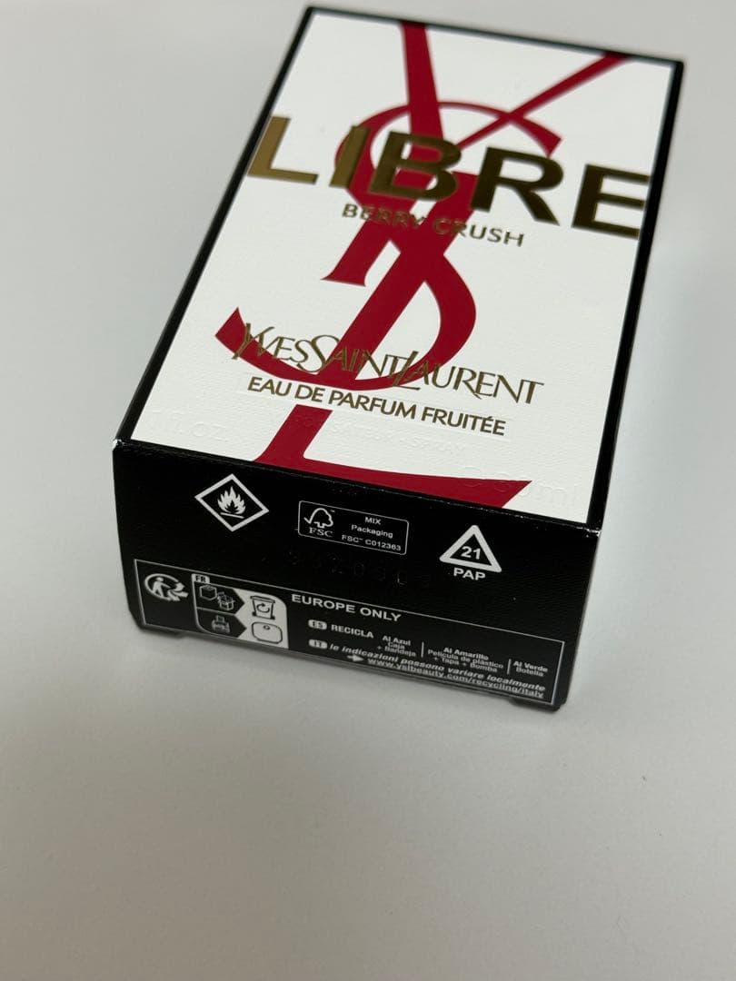 「新作」YSL リブレ オーデパルファム ベリークラッシュ 30ml