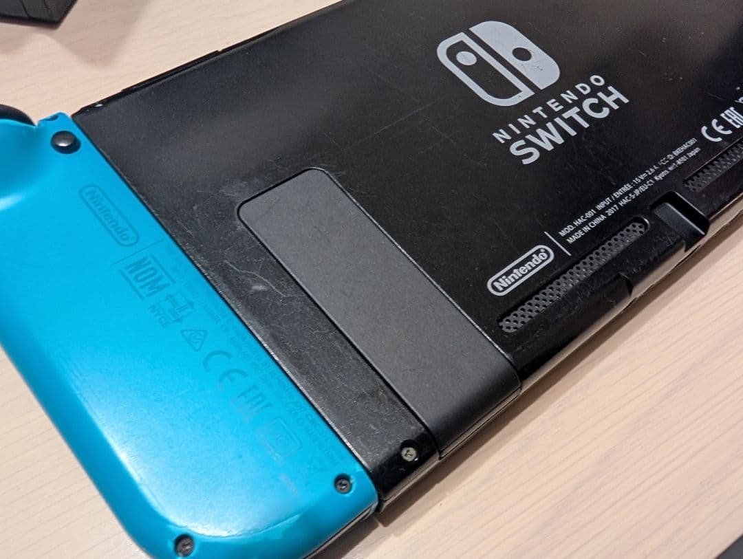 Nintendo Switch 本体 おまけ赤青Joy-Con付き