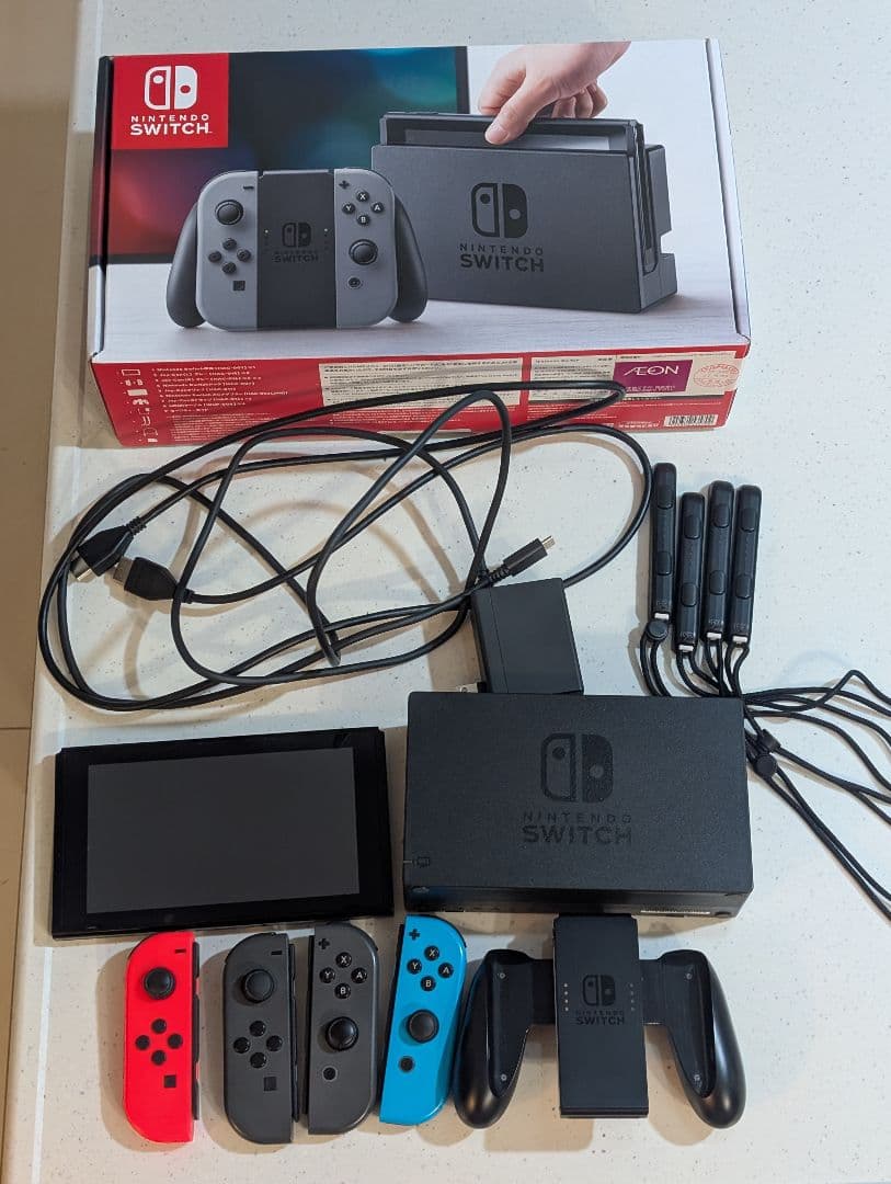 Nintendo Switch 本体 おまけ赤青Joy-Con付き