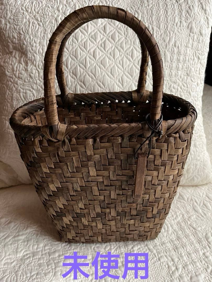 かごや　未使用　冬用　フェイクファー蓋付きくるみ籠　網代編み　　リネン巾着袋付き
