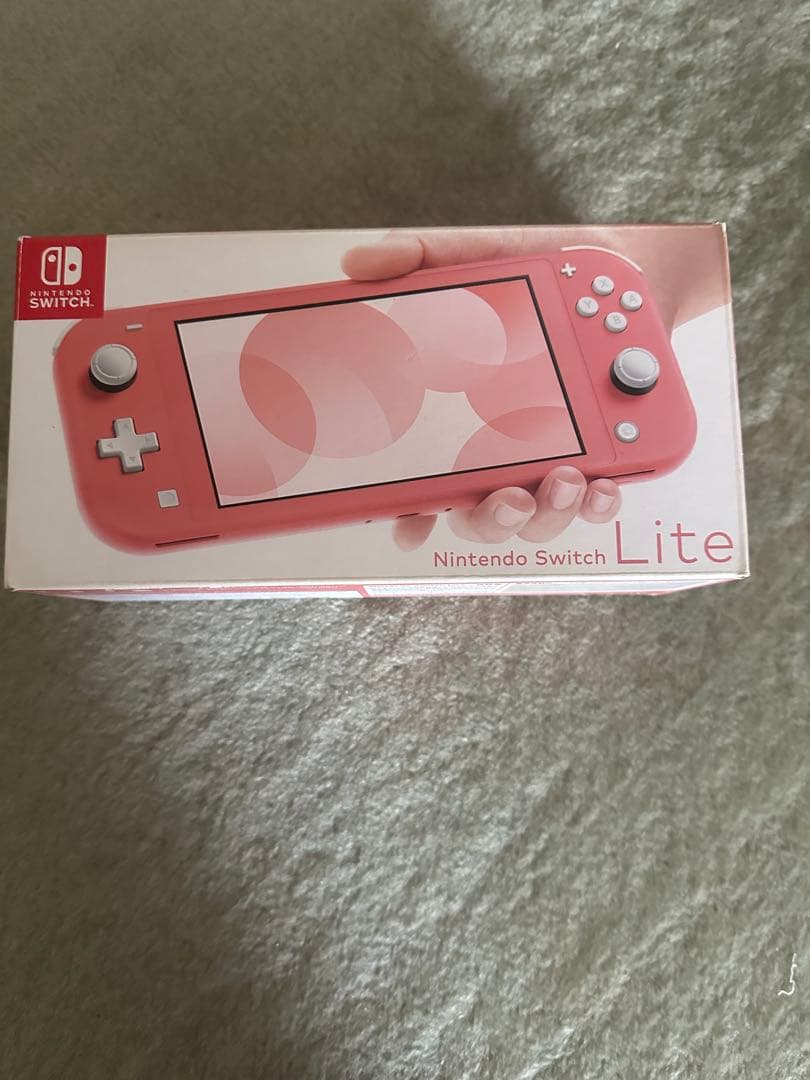Nintendo Switch LITE コーラル 本体　スイッチライト ピンク