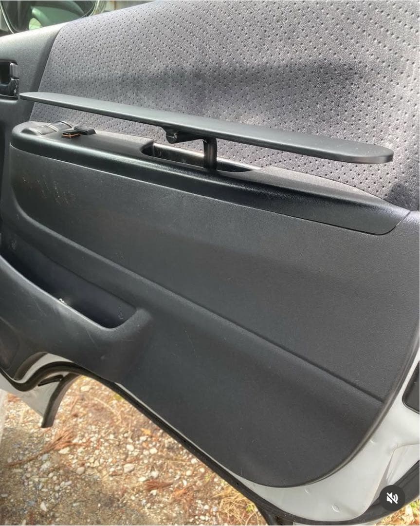 ハイエース200系　スーパーGL アームレスト　運転席側　腕おき台　★即日発送