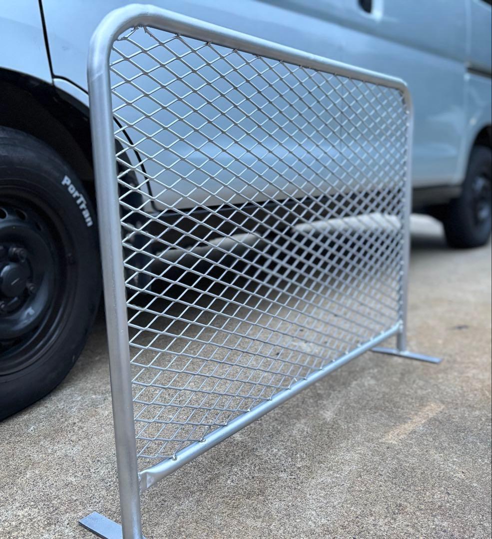 TOM 自立式 アメリカンフェンス風バリケード 750×500